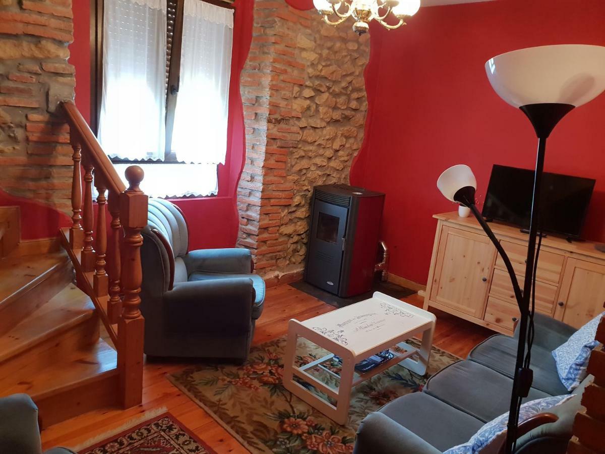 Casa Sara Appartement La Franca Buitenkant foto